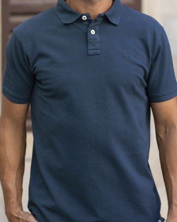 Polo color azul marino