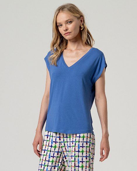 Camiseta cuello pico Azul  SURKANA