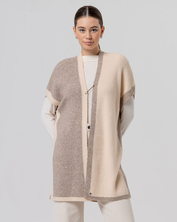 Poncho de punto con bloques de color Beige    SURKANA
